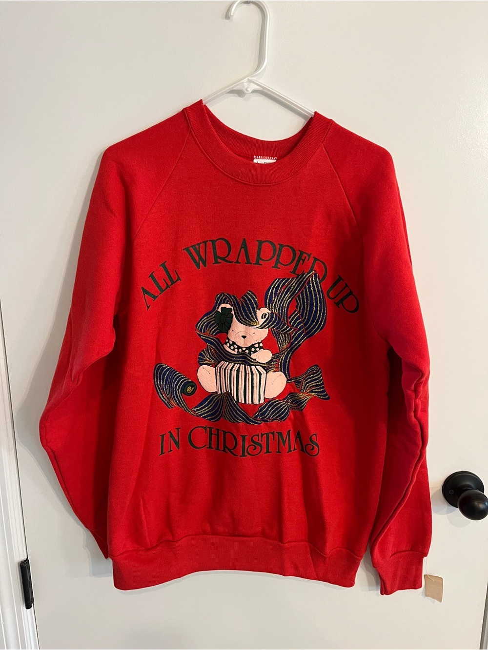 NWT Vintage Women’s Size Large All Wrapped Up In Christmas Sweatshirt. READ